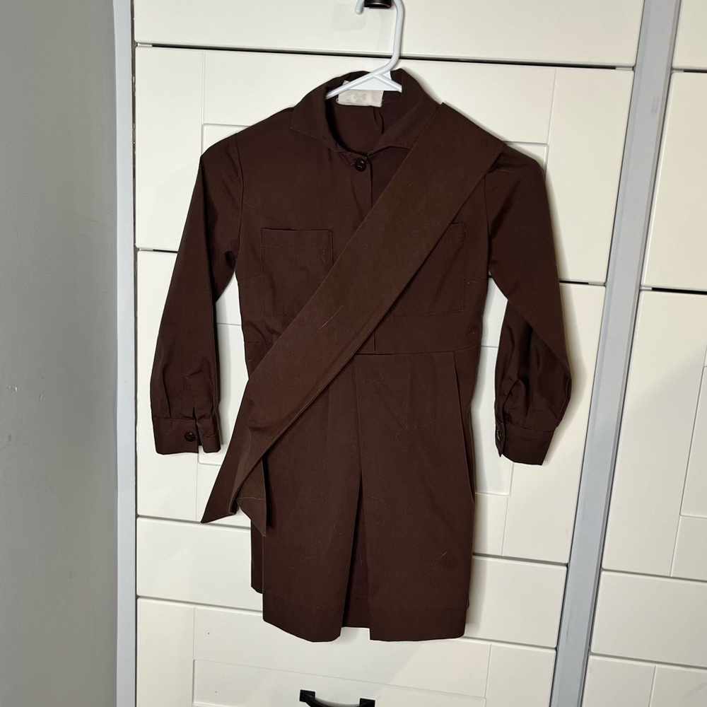 Vintage Brownie uniform. Girl guides of Canada. With sash. Brown. Dress.